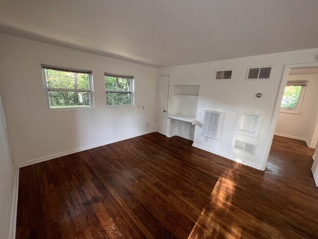 Foto del edificio - 1732 W 21st St