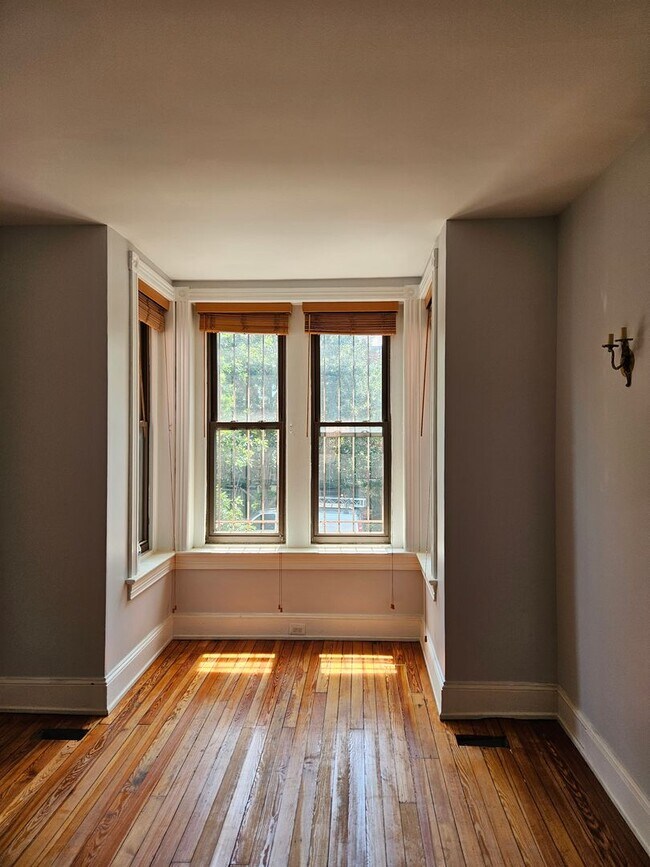 Foto del edificio - Charming 3BR Rowhome in Bloomingdale