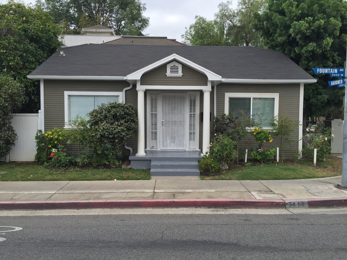 Primary Photo - 7414 Fountain Ave