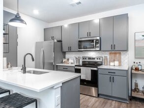 Building Photo - Grant Park