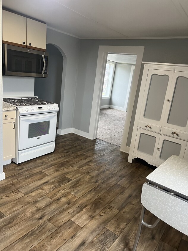 Kitchen includes kitchen table - 105 E Dowland St