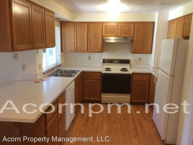Building Photo - 3 br, 2 bath House - 3973 N. Clarey Street