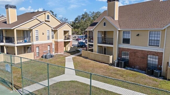 Foto del edificio - 8724 Mallard Reserve Dr