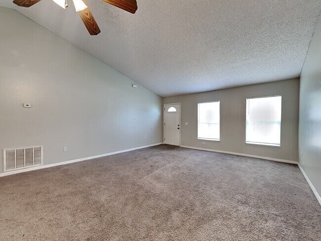 Foto del edificio - 3221 Utah Dr