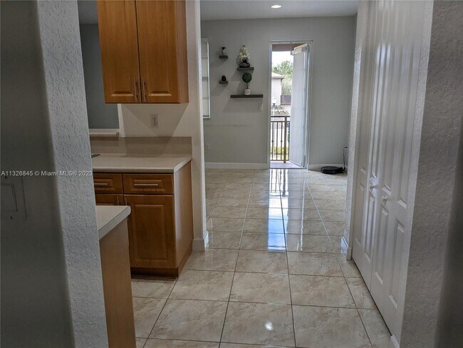 Foto del edificio - 476 SW 147th Ave