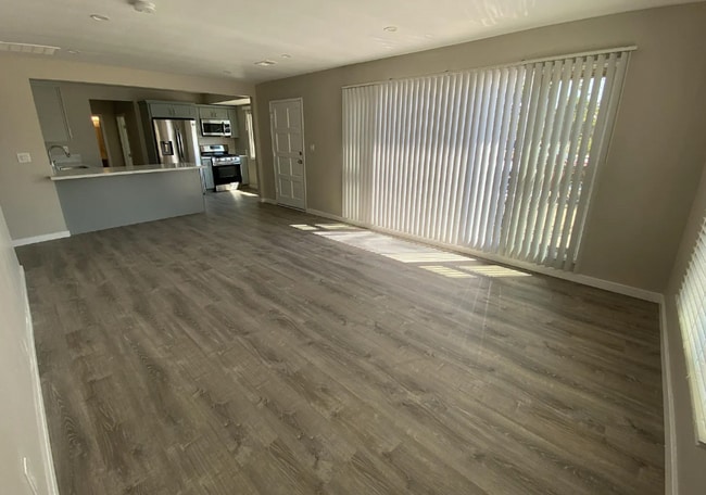 Building Photo - 4BD/2BA on Montezuma!!