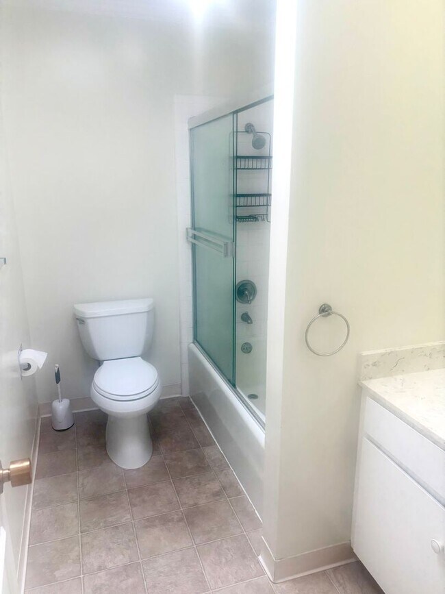 Foto del edificio - 444 Richmond Dr