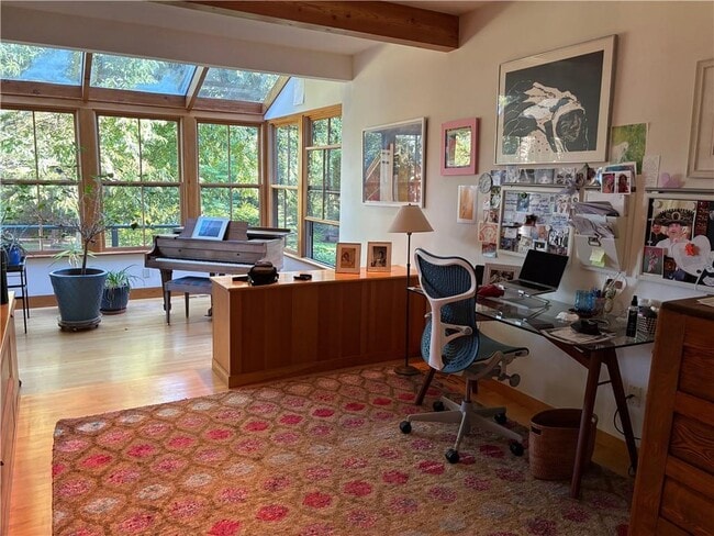 Foto del edificio - 192 Racquet Rd