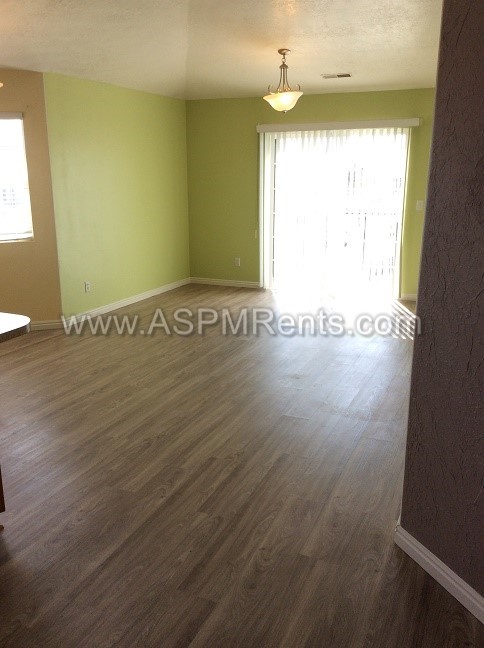 Building Photo - 1616 W Vivante Way