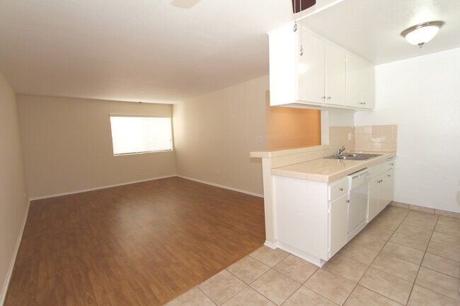 Building Photo - 5421 Kester Ave
