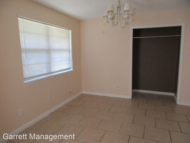 Building Photo - 4 br, 2.5 bath House - 1501 W 4th St