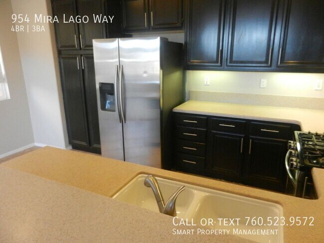 Building Photo - 954 Mira Lago Way