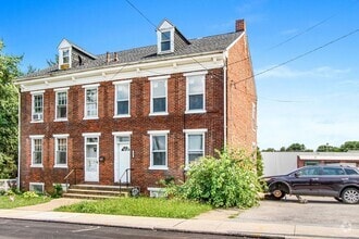 Building Photo - 392 E Maple St