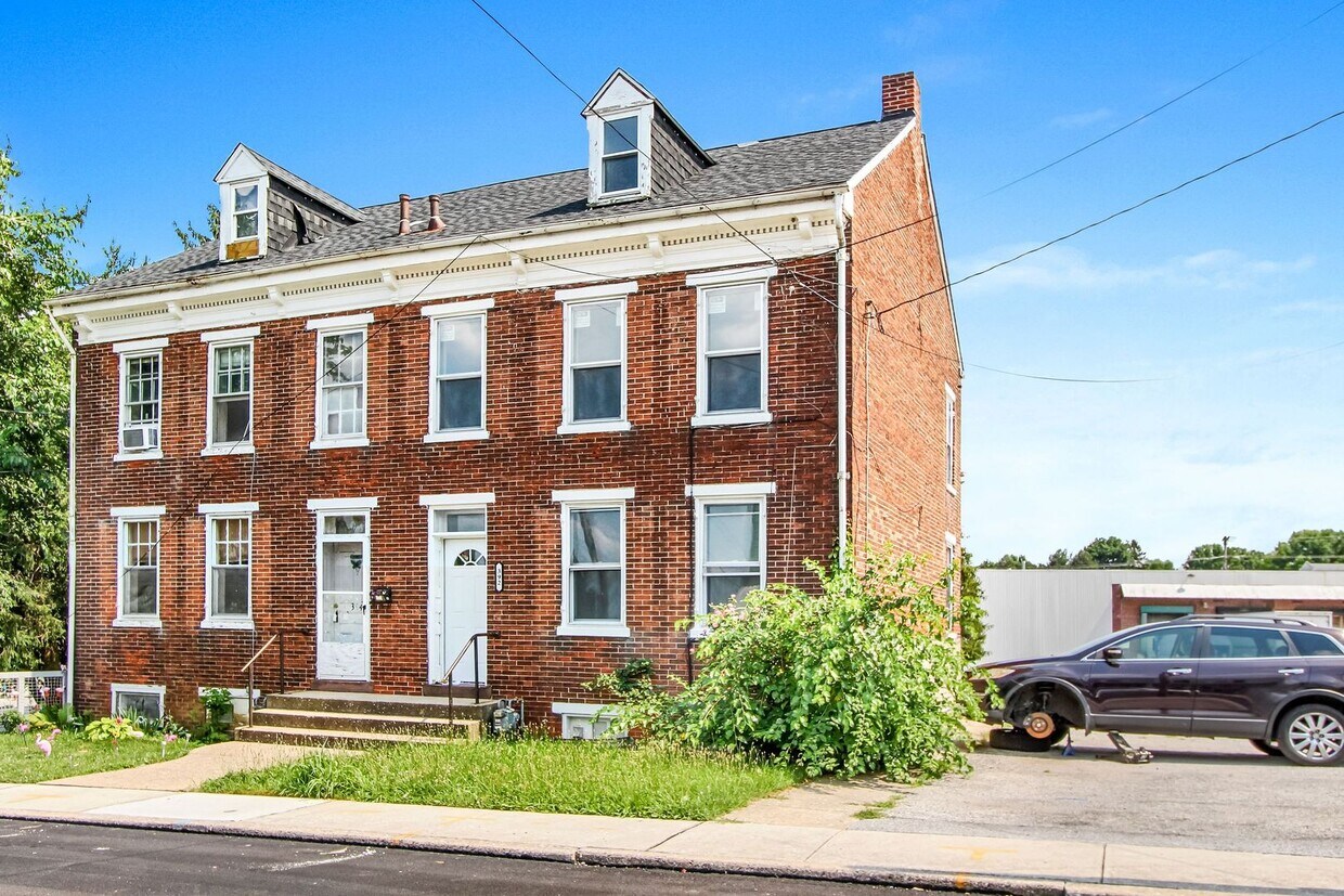 Primary Photo - Coming Soon- Spacious 3-bedroom home Locat...