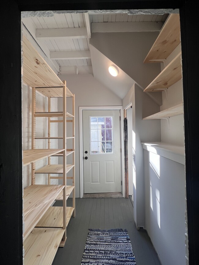 Building Photo - 1509 18th Ave NE