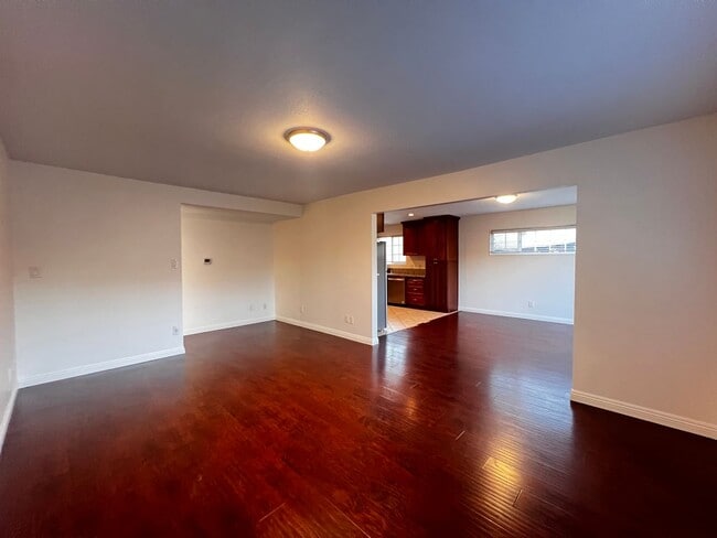 Building Photo - BEAUTIFUL HOUSE READY TO MOVE IN,  New app...