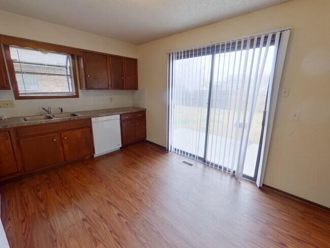 Foto del edificio - 616 Richmond N