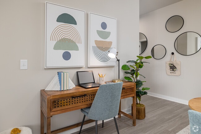 2BR, 2BA - 992SF - Dining Area - Authentix LaGrange