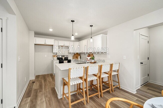 Building Photo - 329 Freedom Wy