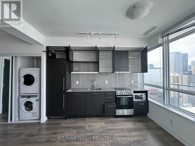 Building Photo - 365 Church St