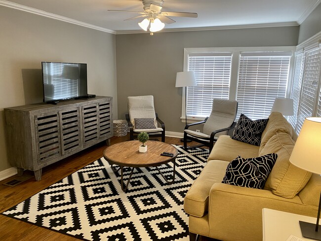 Building Photo - 517 Uams Blvd