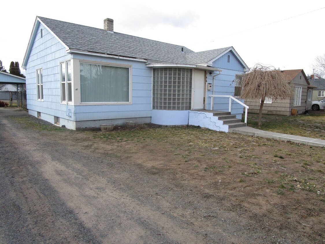 Primary Photo - 2 Bedroom, 1 Bathroom with Large Basement ...