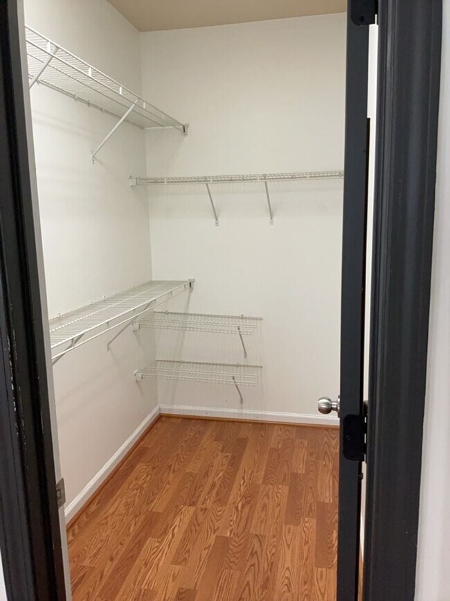 Foto del edificio - 2418 Centennial Hill Way NW