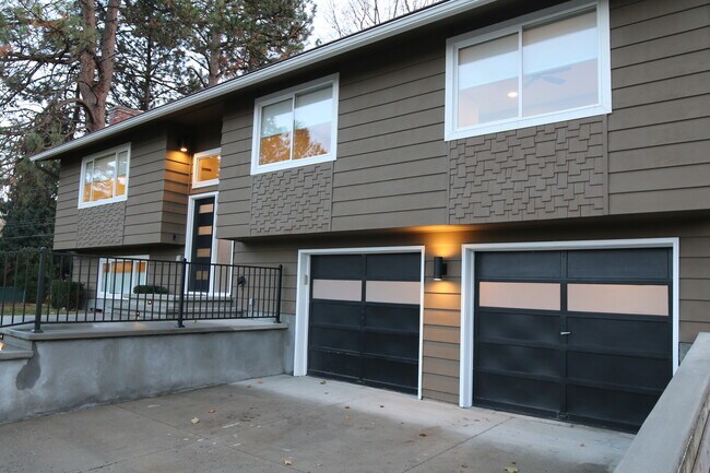 Building Photo - 63rd Ave