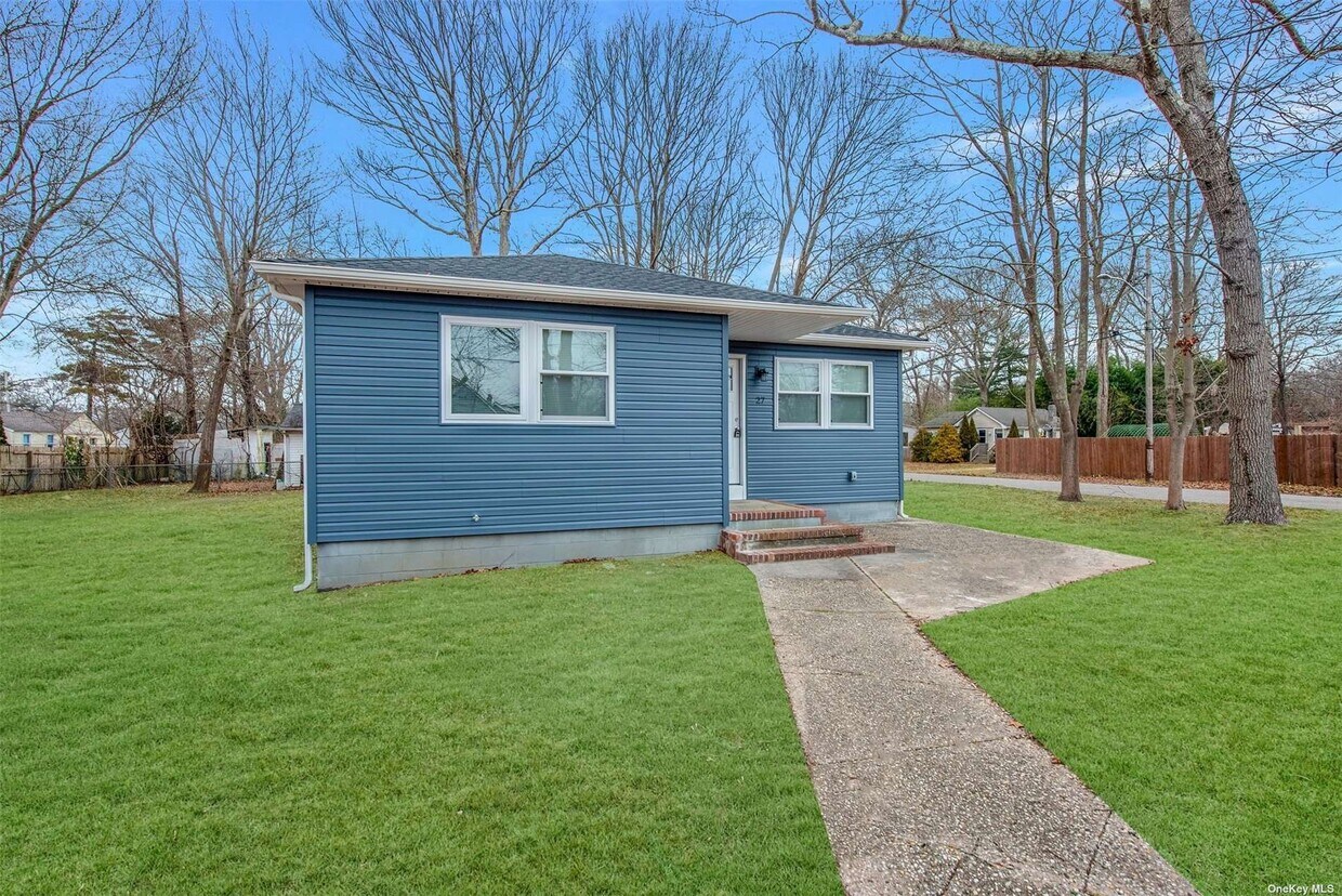 27 Aspen Rd, Mastic Beach, NY 11951 House Rental in Mastic Beach, NY