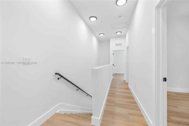 Foto del edificio - 2121 NW 45th St