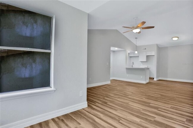 Building Photo - 3550 Country Square Drive Apt #C1124, Carr...