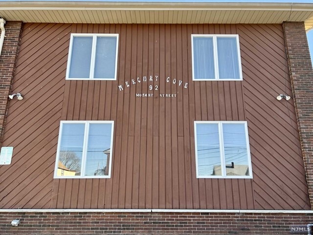 Building Photo - 92 Mozart St