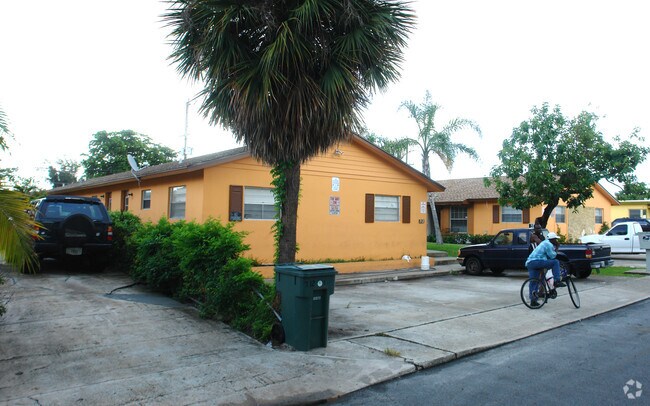 Foto del edificio - 712-714 S F St