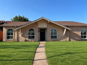 Building Photo - 3314 Ivanhoe Ln