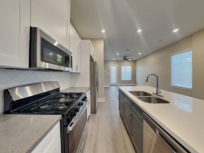 Foto del edificio - 223 Oriole St