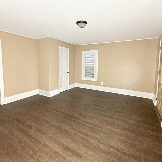 Building Photo - 211 Old Rte 22