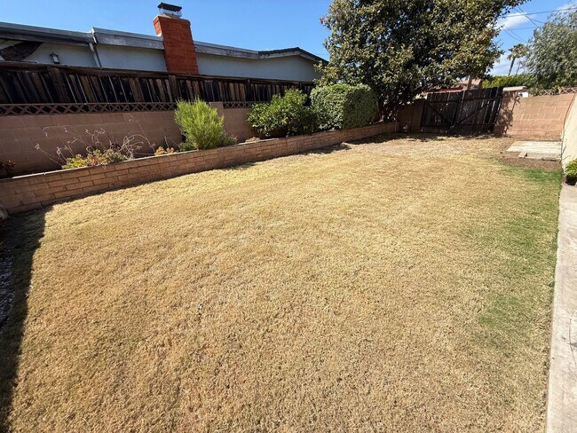 Building Photo - 4Bed,2Bath for Rent