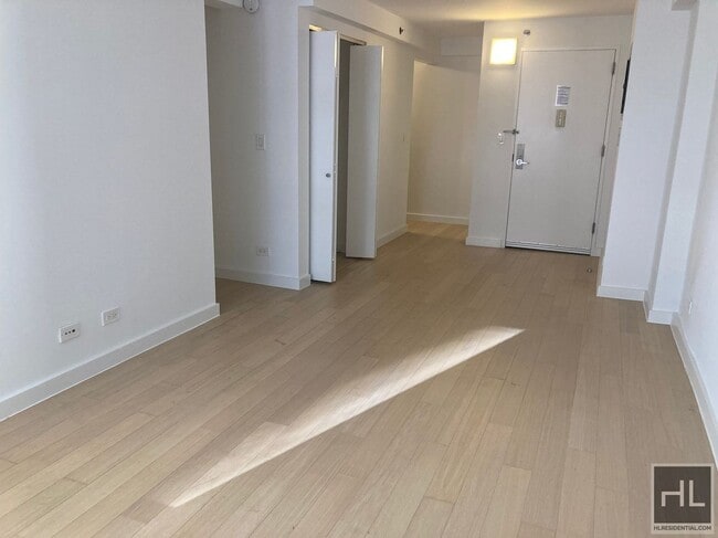 Building Photo - East 39th Street