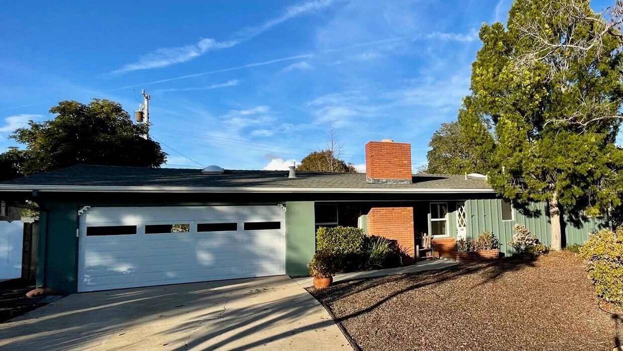 Primary Photo - Classic San Luis 3 Bedroom 2 Bath House in...