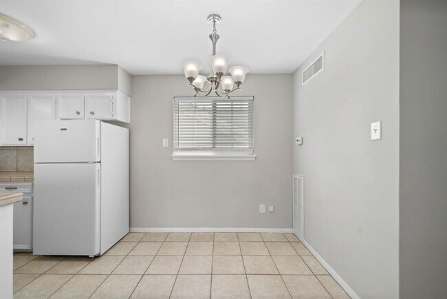 Foto del edificio - 1016 E 7th St