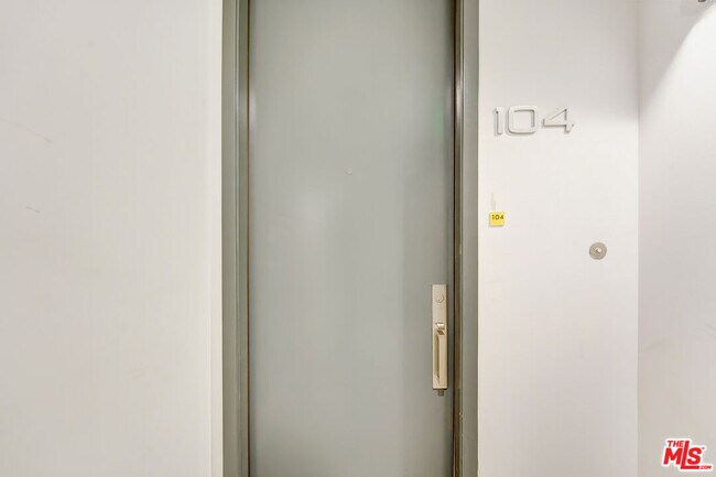 Foto del edificio - 5955 Saturn St