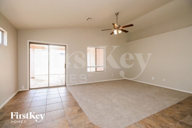 Foto del edificio - 1921 S Silver Dr