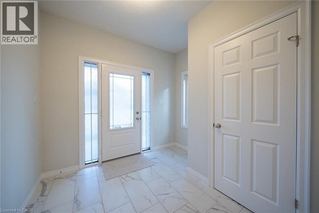 Building Photo - 14 Tamarack Way