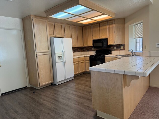 Building Photo - Rocklin home close to shopping
