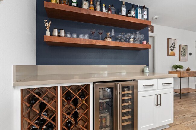 Foto del edificio - Stunning completely renovated home in Tustin