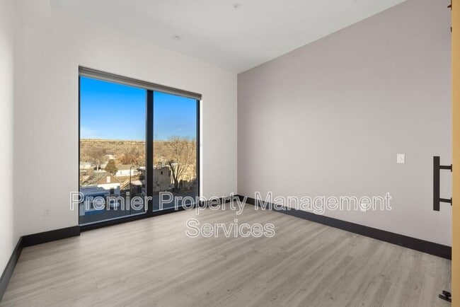 Foto del edificio - 2310 First Ave N