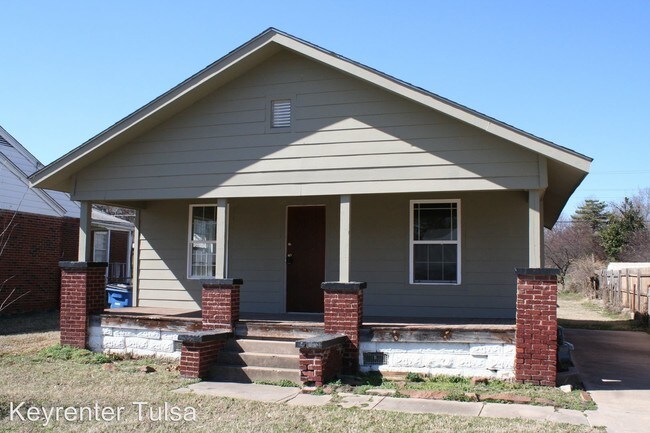 Building Photo - 1844 N Denver Ave