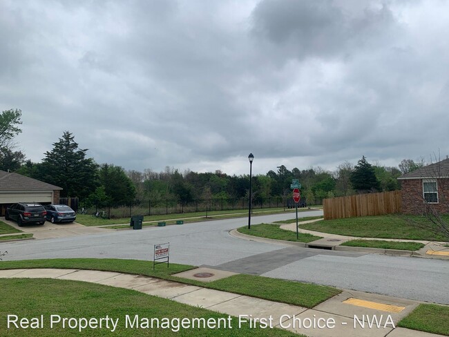 Foto del edificio - 3 br, 2 bath House - 1089 S Apollo Drive