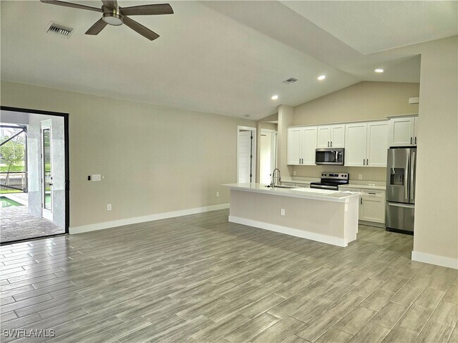 Foto del edificio - 22 NW 13th Pl