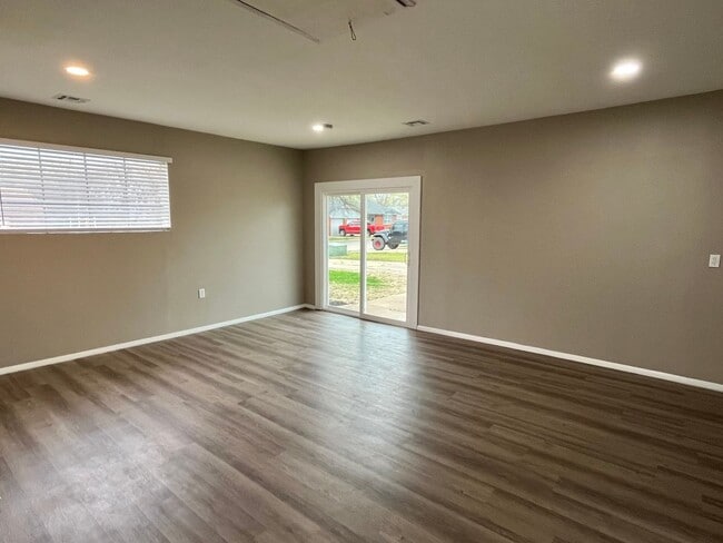Building Photo - 204 Ridgecrest Rd
